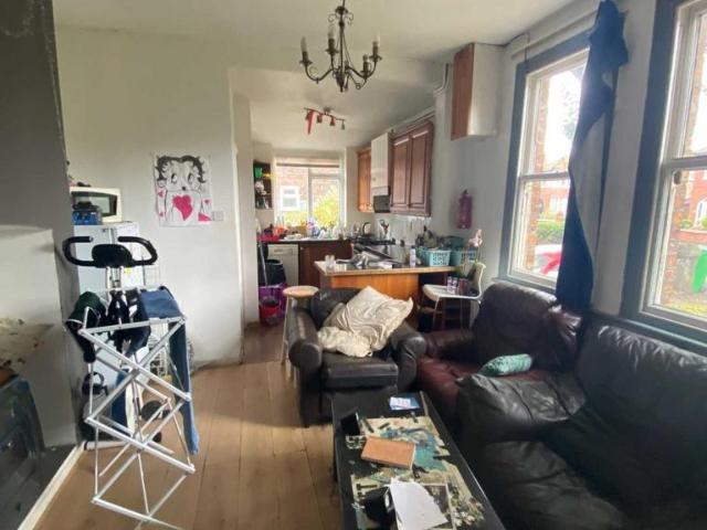 9 bedroom semi detached house to rent