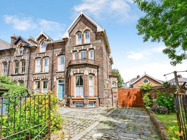 9 bedroom semi detached house for sale