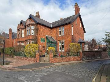 9 bedroom semi detached house for sale