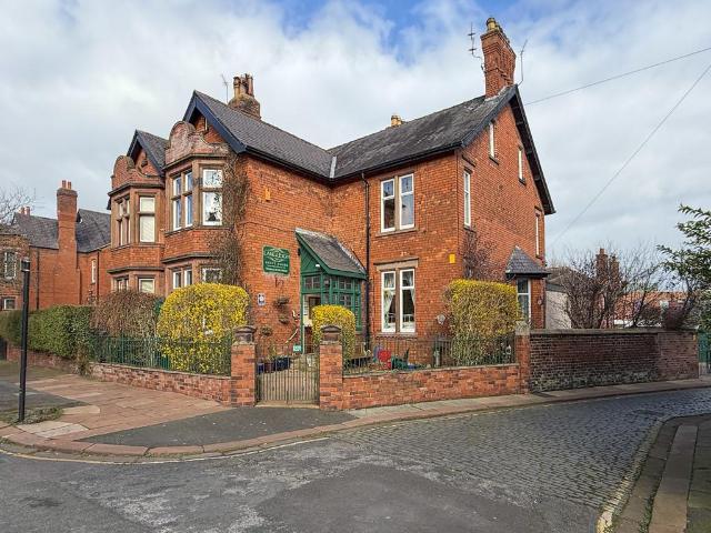9 bedroom semi detached house for sale