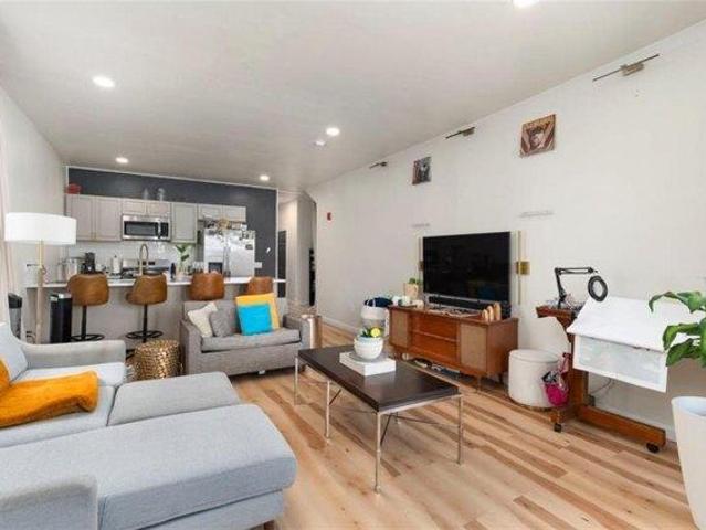 9 bedroom, Pawtucket RI 02860 105428239