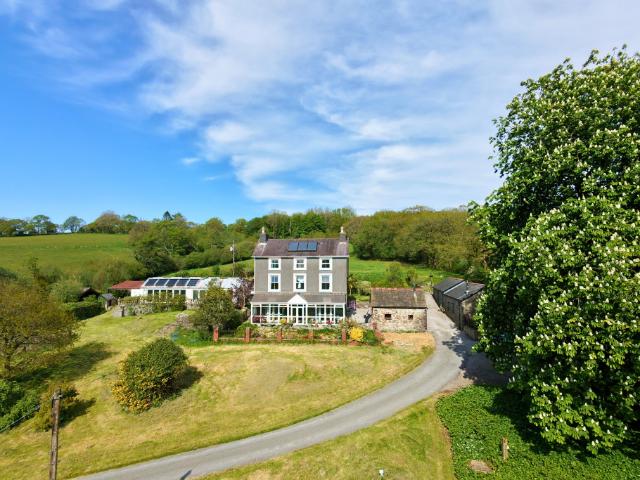 9 bedroom detached house for sale