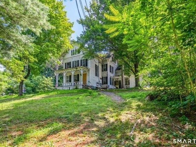 9 bedroom, Woodbury CT 06798 105427401