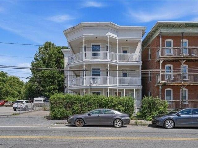 9 bedroom, Woonsocket RI 02895 104512345
