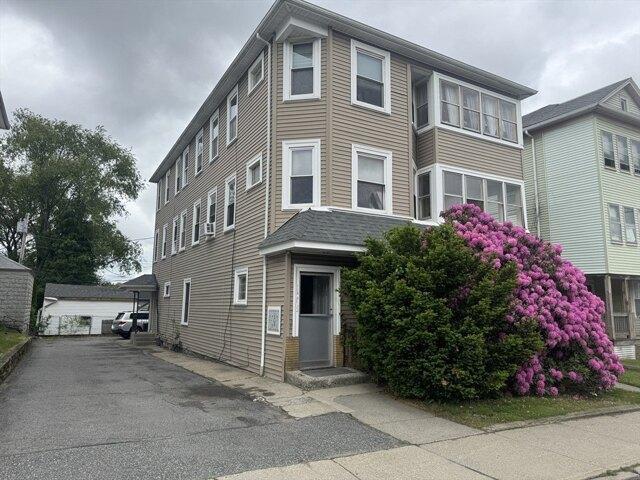 9 bedroom, Worcester MA 01604 104441221