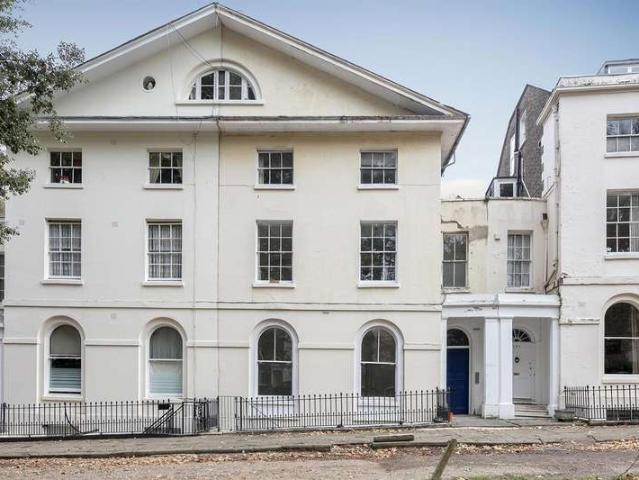 9 Bedroom Terraced House