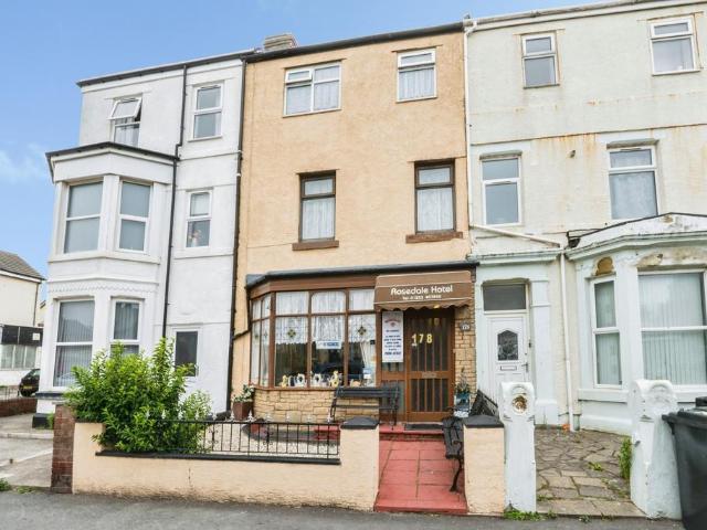 9 bedroom terraced house for sale