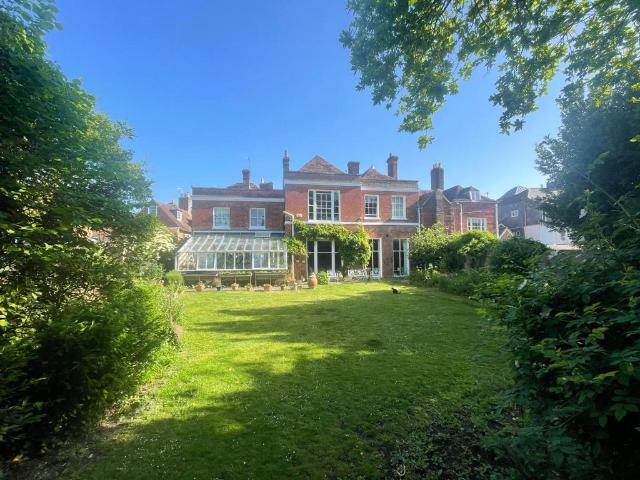 7 bedroom detached house for sale