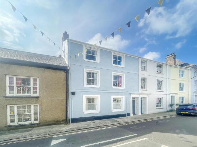 9 bedroom terraced house for sale