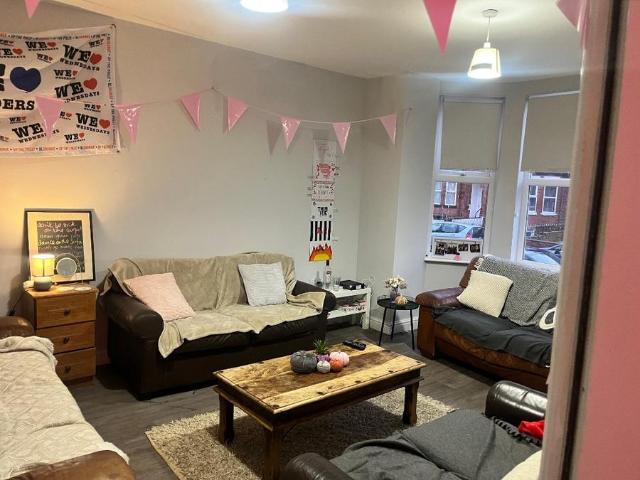 9 bedroom Terraced House To Let
