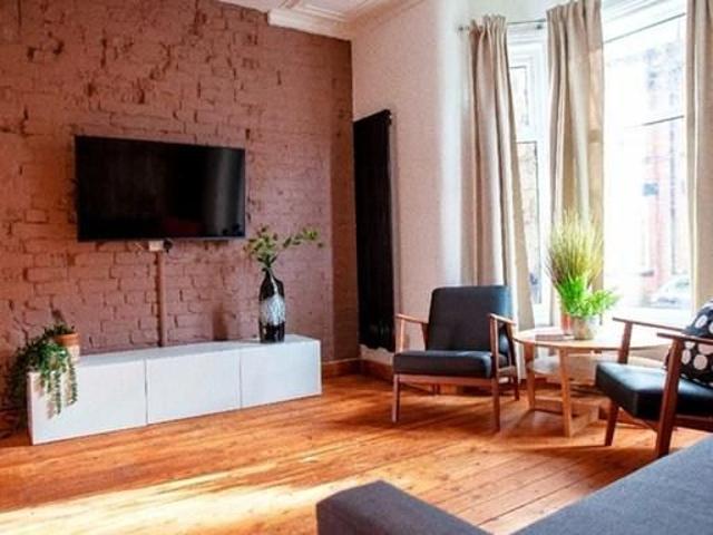 9 bedroom terraced house to rent