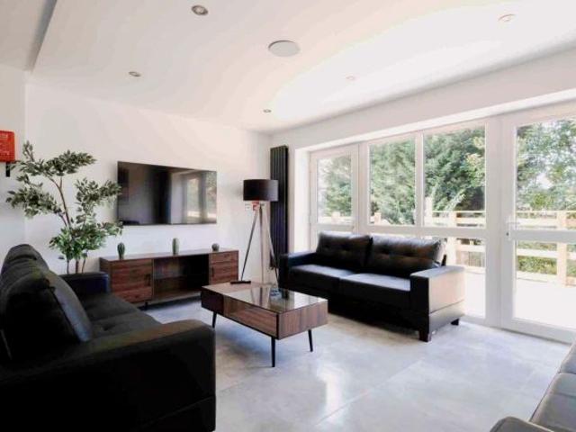 9 Beds 9 Baths