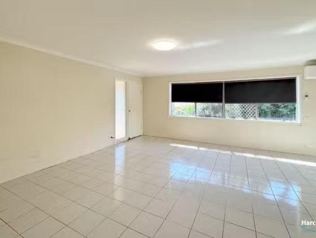9 Bertie street, SUNNYBANK HILLS, QLD 4109 House for Rent