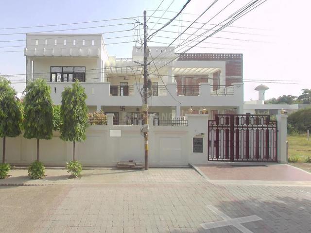 9 BHK Independent House in Ashiyana for resale Lucknow. The reference number is 19221131