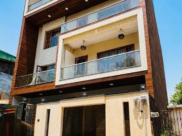 9 BHK Independent House in Gamma II for resale Greater Noida. The reference number is 20473897