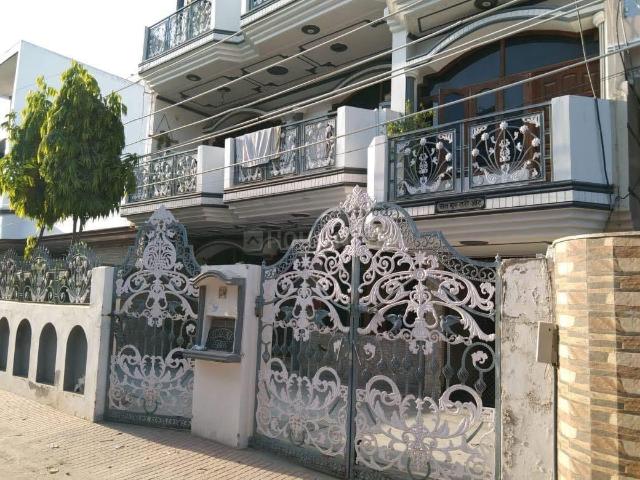 9 BHK Independent House in Sector 22 for resale Faridabad. The reference number is 20565157