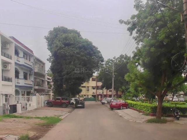 9 BHK Independent House in Sector 27 for resale Chandigarh. The reference number is 21175041