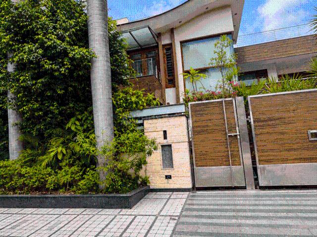 9 BHK Independent House in Sector 40 for resale Chandigarh. The reference number is 20654256
