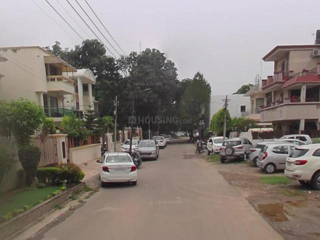 9 BHK Independent House in Sector 40 for resale Chandigarh. The reference number is 19478976
