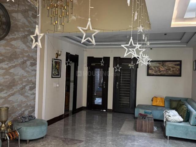 9 BHK Independent House in Sector 41 for resale Noida. The reference number is 20713750