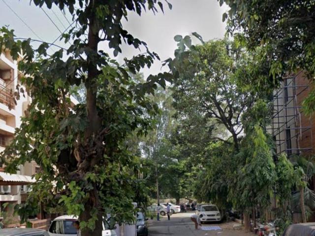 9 BHK Independent House in Sector 44 for resale Chandigarh. The reference number is 19001007