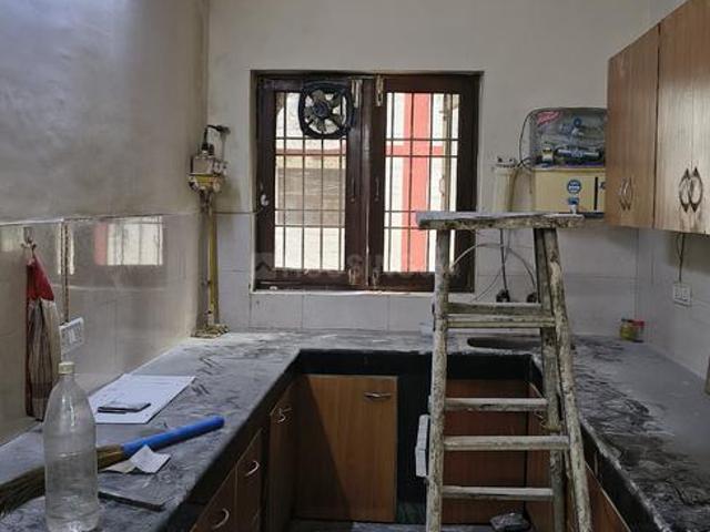 9 BHK Independent House in Sector 44 for resale Noida. The reference number is 20725172