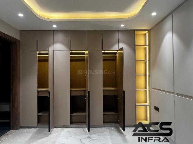 9 BHK Independent House in Sector 45 for resale Gurgaon. The reference number is 20142058