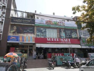 9 BHK Independent House in Sector 50 for resale Noida. The reference number is 20515884