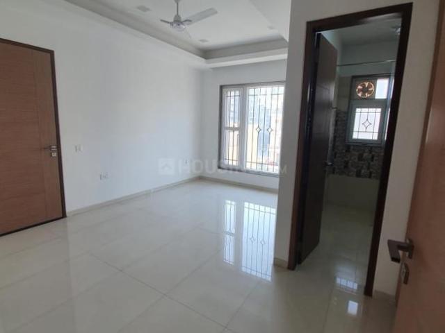 9 BHK Independent House in Sector 57 for resale Gurgaon. The reference number is 21064350