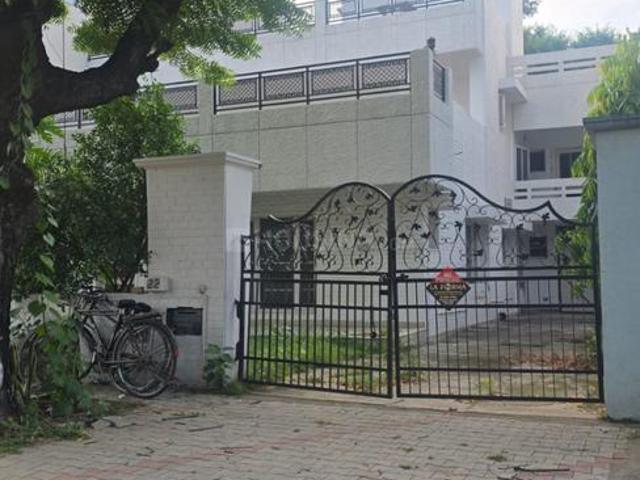 9 BHK Independent House in Sector 60 for resale Mohali. The reference number is 21135982