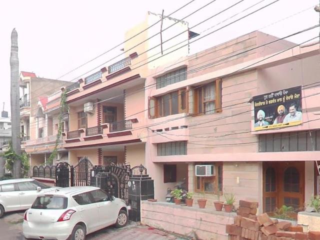 9 BHK Independent House in Sector 61 for resale Mohali. The reference number is 20977462