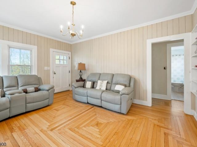9 Bissell St