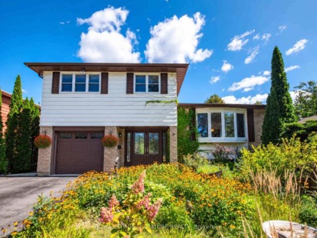 9 Birch Court, Aurora, ON, L4G 3K1 house for sale | Listing ID N13782 | Royal LePage