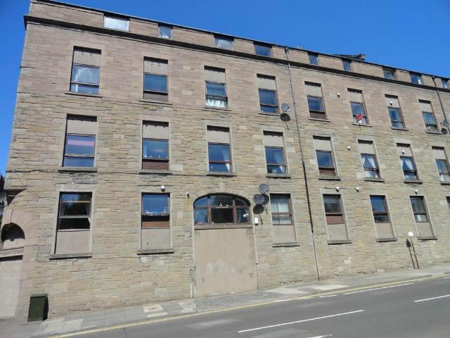 9 Bonnybank Apartments, 4 Forebank. 2 bed flat to rent £900 pcm £208 pw