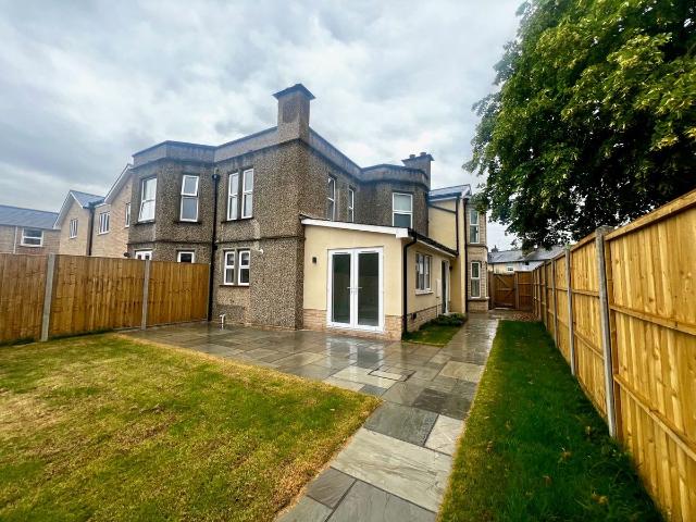 9 Bond Street, Stowmarket IP14, 3 bed property to rent, £1,550 pcm | PrimeLocation