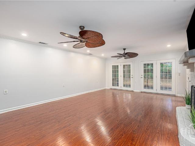 9 Bowline Court