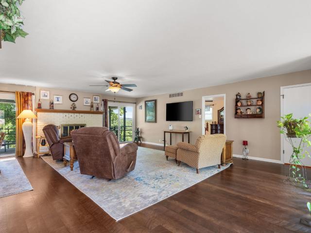 9 Bridgeview Drive
