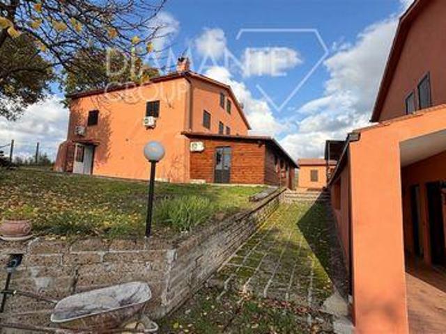 9 camere da letto, Montebuono Lazio 97102871