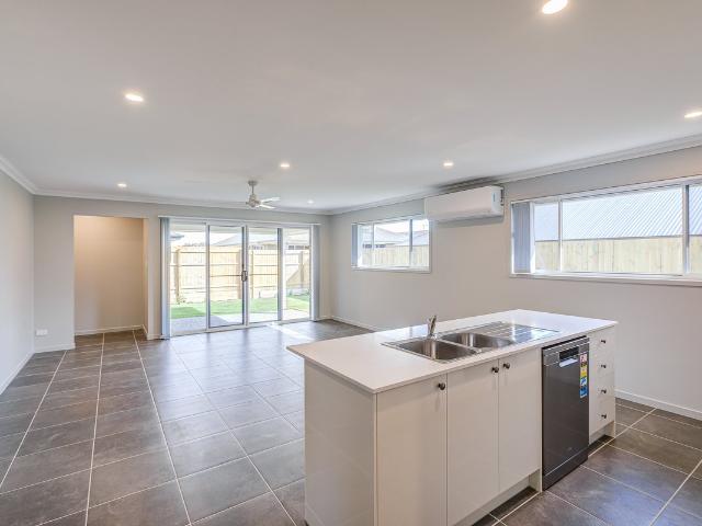 9 Carnaby Way, Logan Reserve