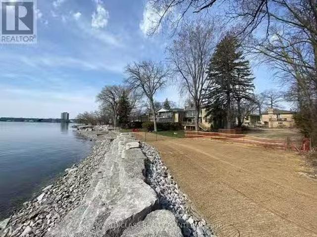 9 Carlis Place, Mississauga, ON, L5G 1A8 vacant land for sal.