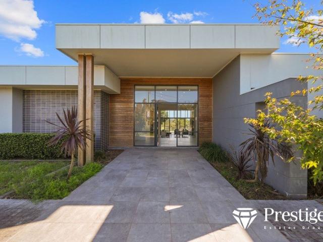 9 CLARKE WAY, KENTHURST Prestige Acreage Living with Space, Privacy and Family Luxury