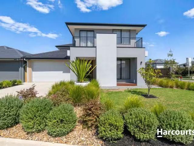 9 Clements Street, Officer South, VIC 3809 House for Rent