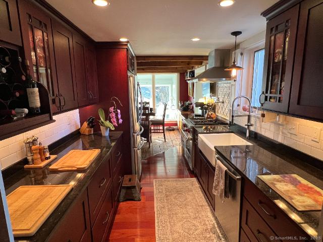 9 Columbus Ave, East Lyme, CT 06357 | MLS #24094