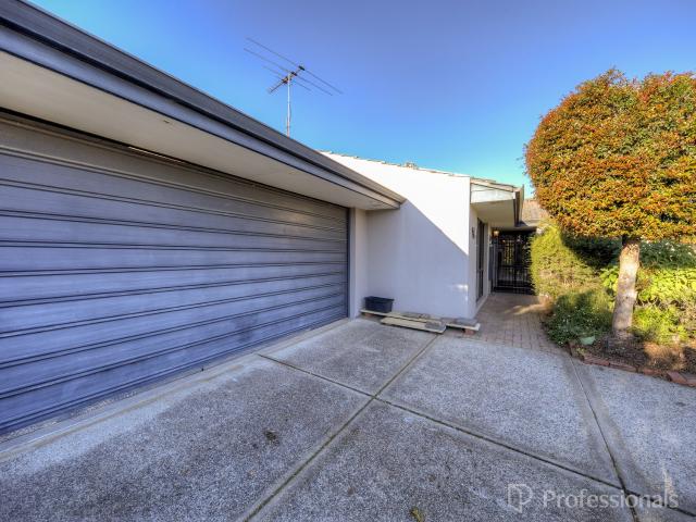 9 Cornhill CrescentAlexander Heights WA 6064, Australia