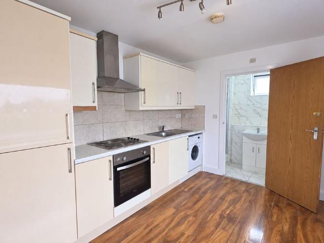 9 Cranbrook Road, Ilford IG1, Studio to rent, £1,250 pcm | PrimeLocation