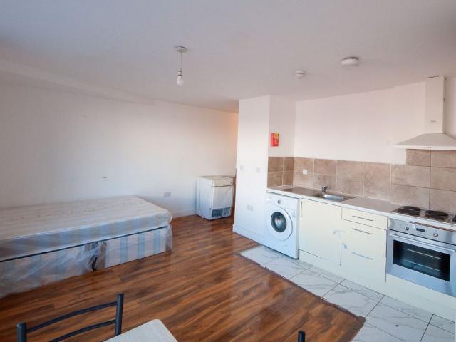 9 Cranbrook Road, Ilford IG1, Studio to rent, £1,250 pcm | PrimeLocation