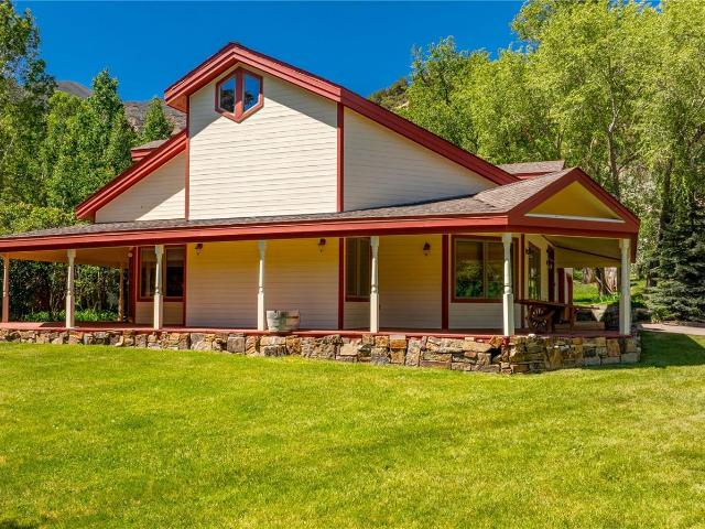 9 Creekside Court