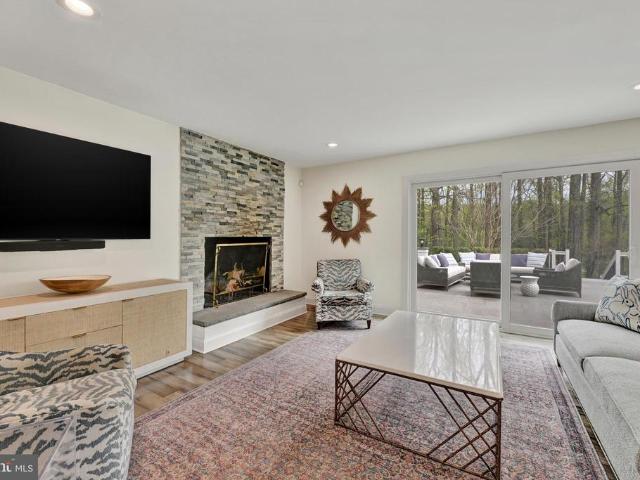 9 Crestline Court
