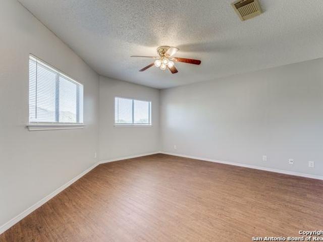 9 crystal moon, san antonio, us, tx
