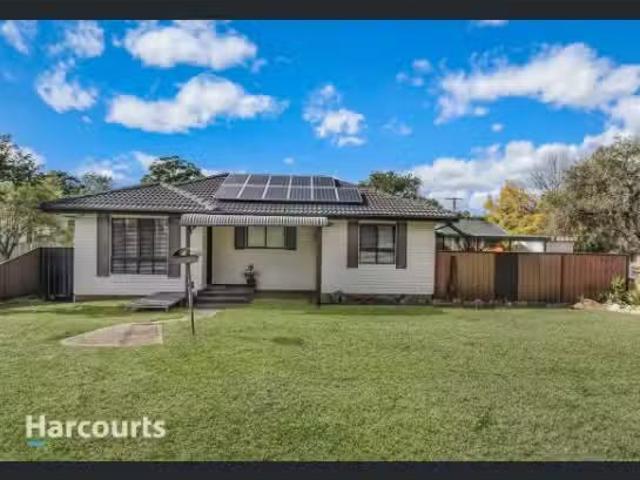 9 D'Urville Avenue, TREGEAR House for rent Listed by Melissa.